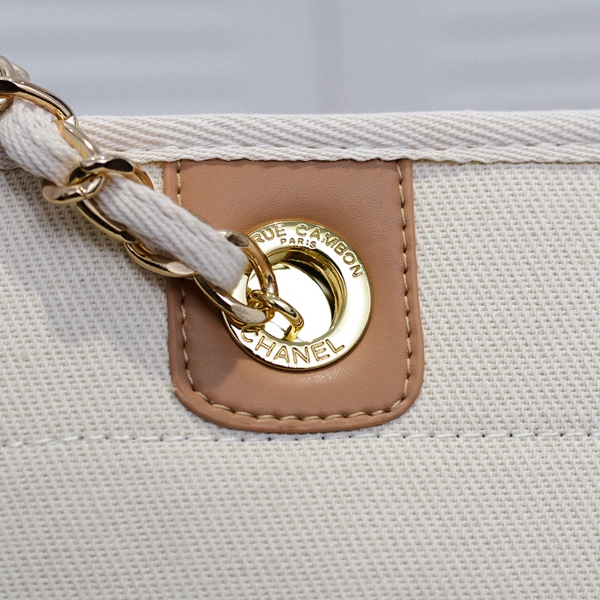 シャネルバッグ角部分ディテール